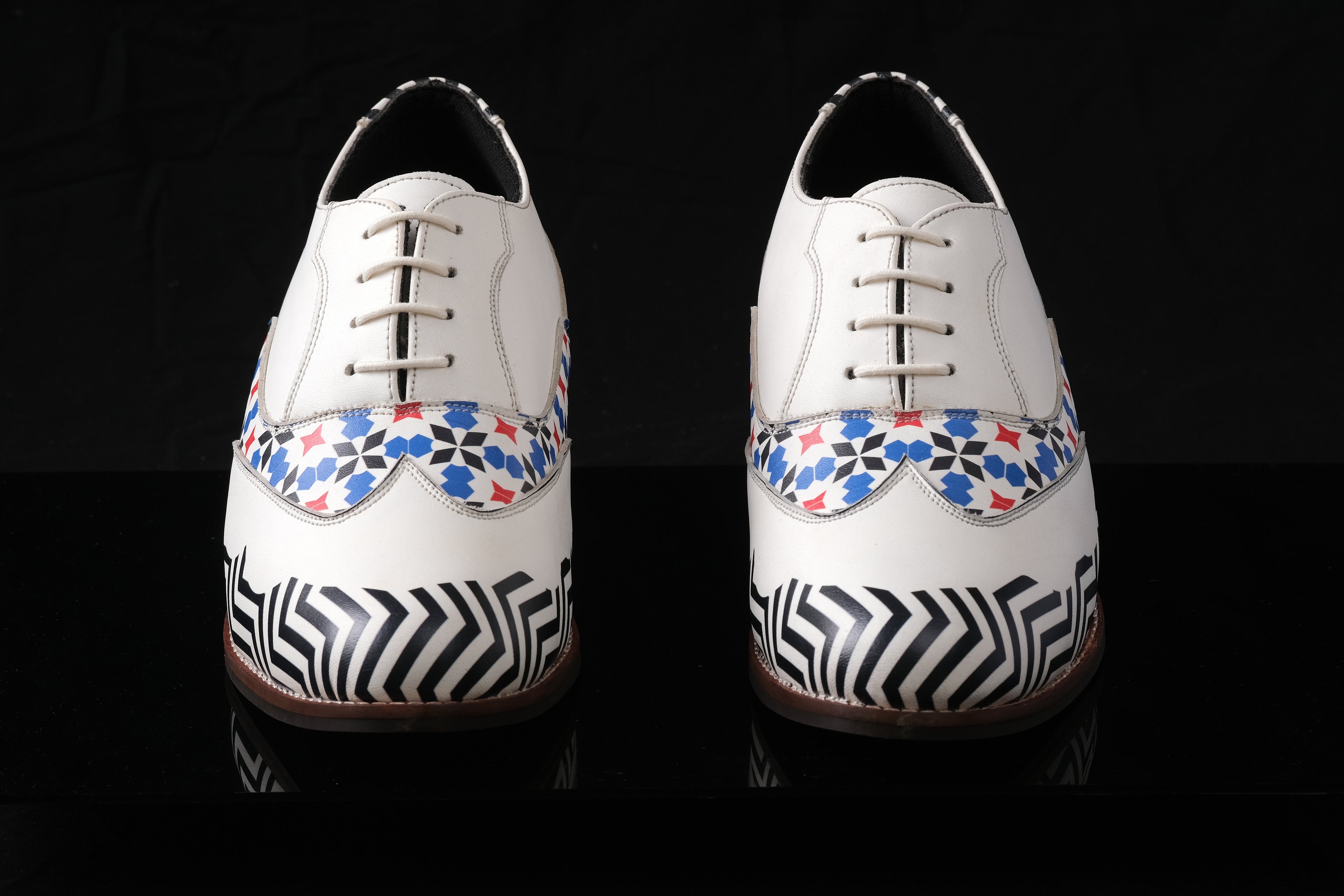 Designed for weddings, celebrations, formal dressing, and elevated smart casual wear, the silhouette blends timeless brogue structure with understated height enhancement and everyday comfort. Best on sherwani